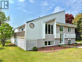 784 St Pierre