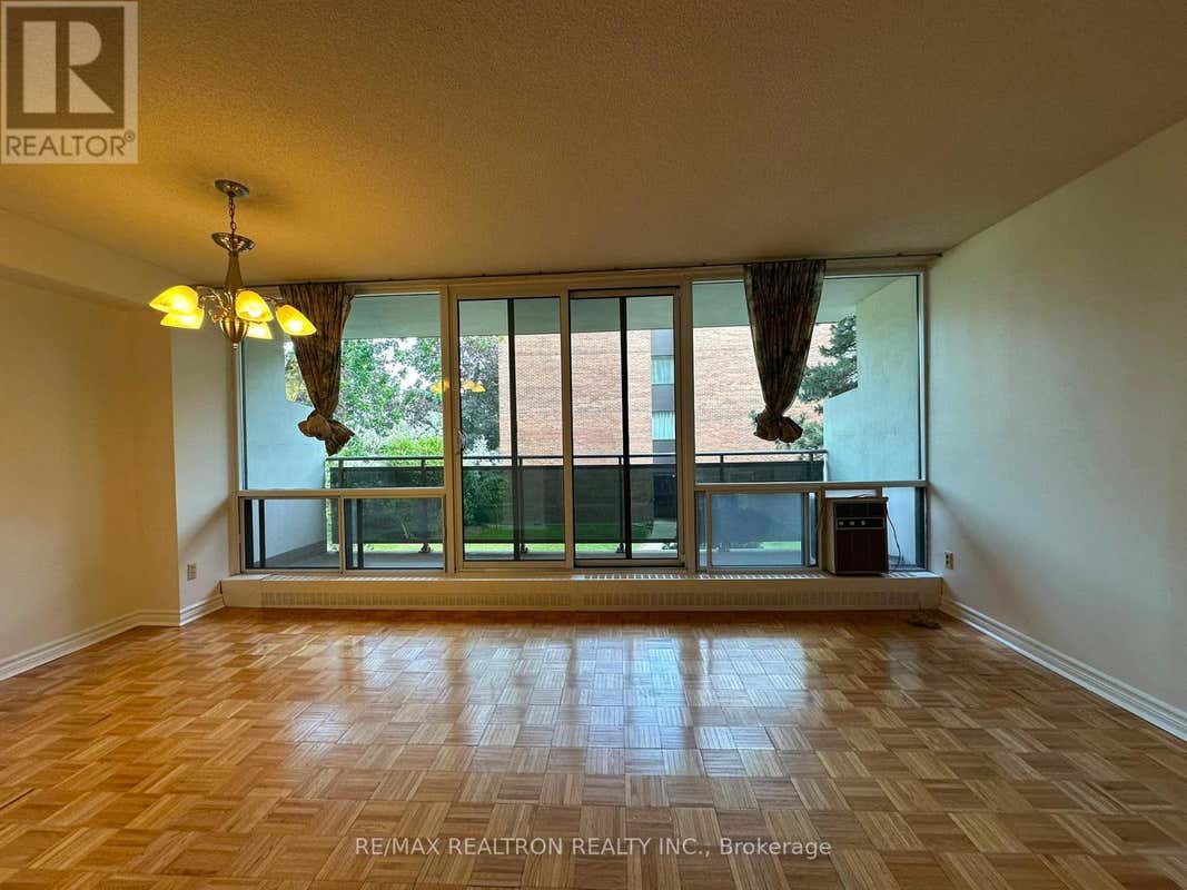 204 - 10 SUNRISE AVENUE