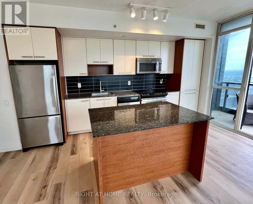 3108 5 VALHALLA INN ROAD, Toronto (IslingtonCity Centre West), ON