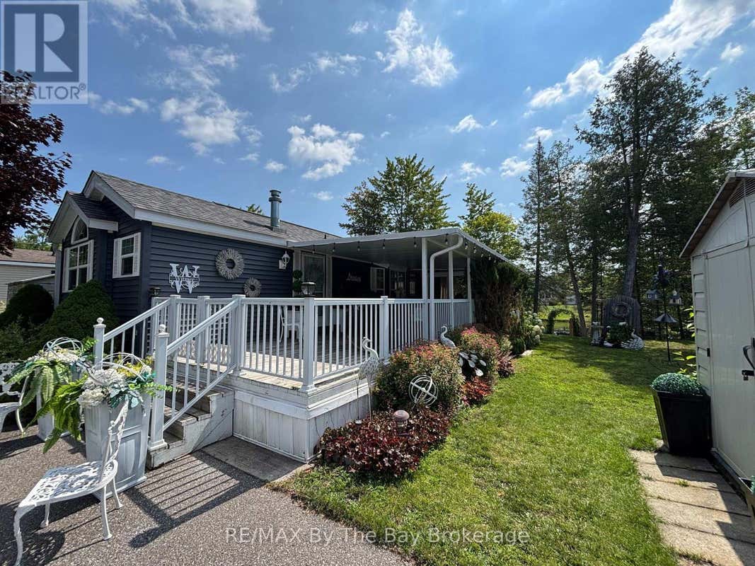 9 WHITE PINES TRAIL