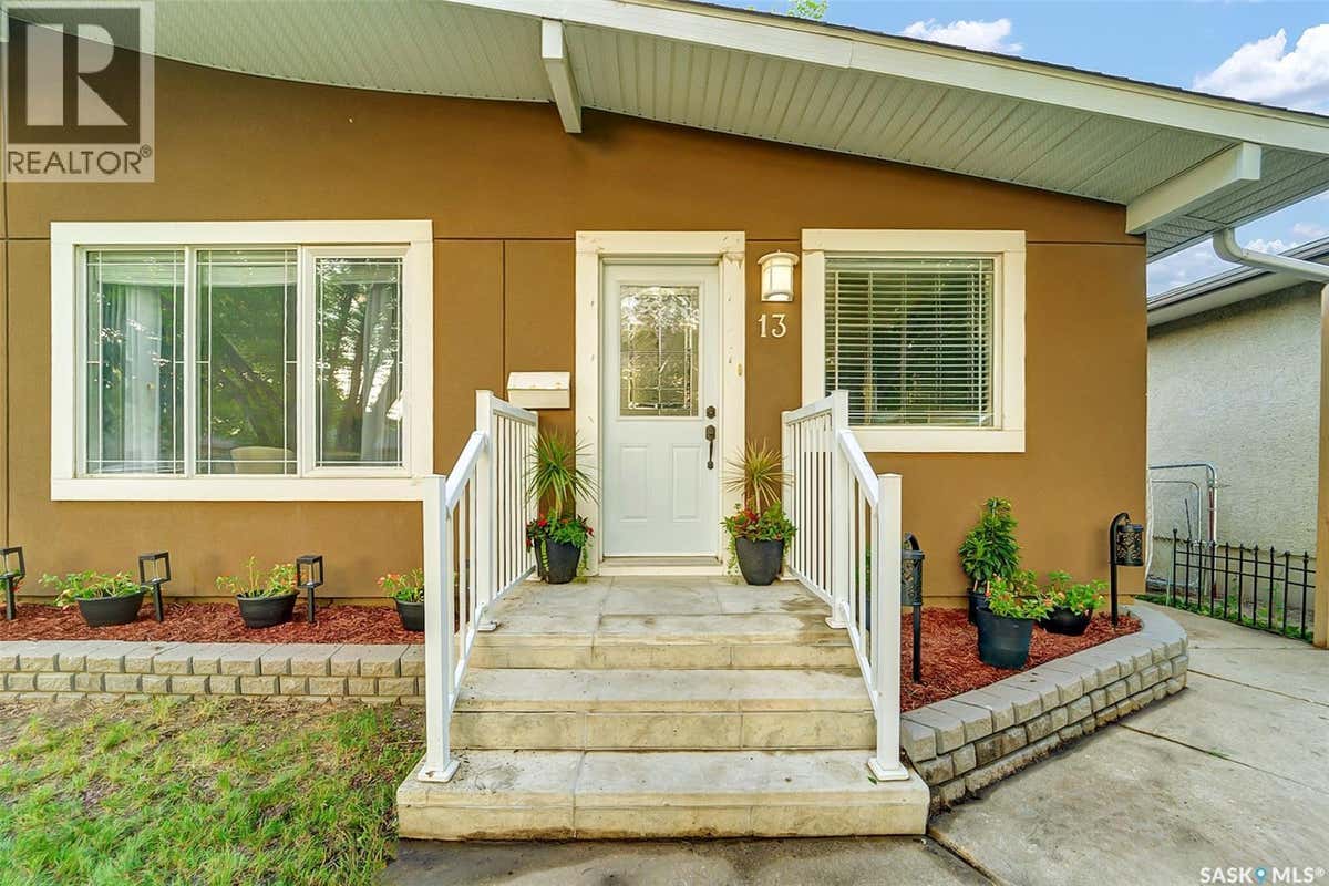 13 CARLETON DRIVE