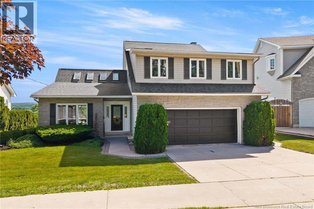 407 ASPENDALE LANE