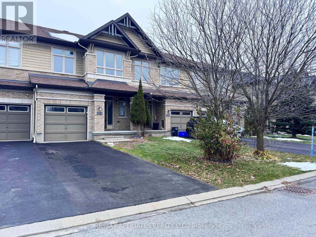 232 COOKS Ml Cres  