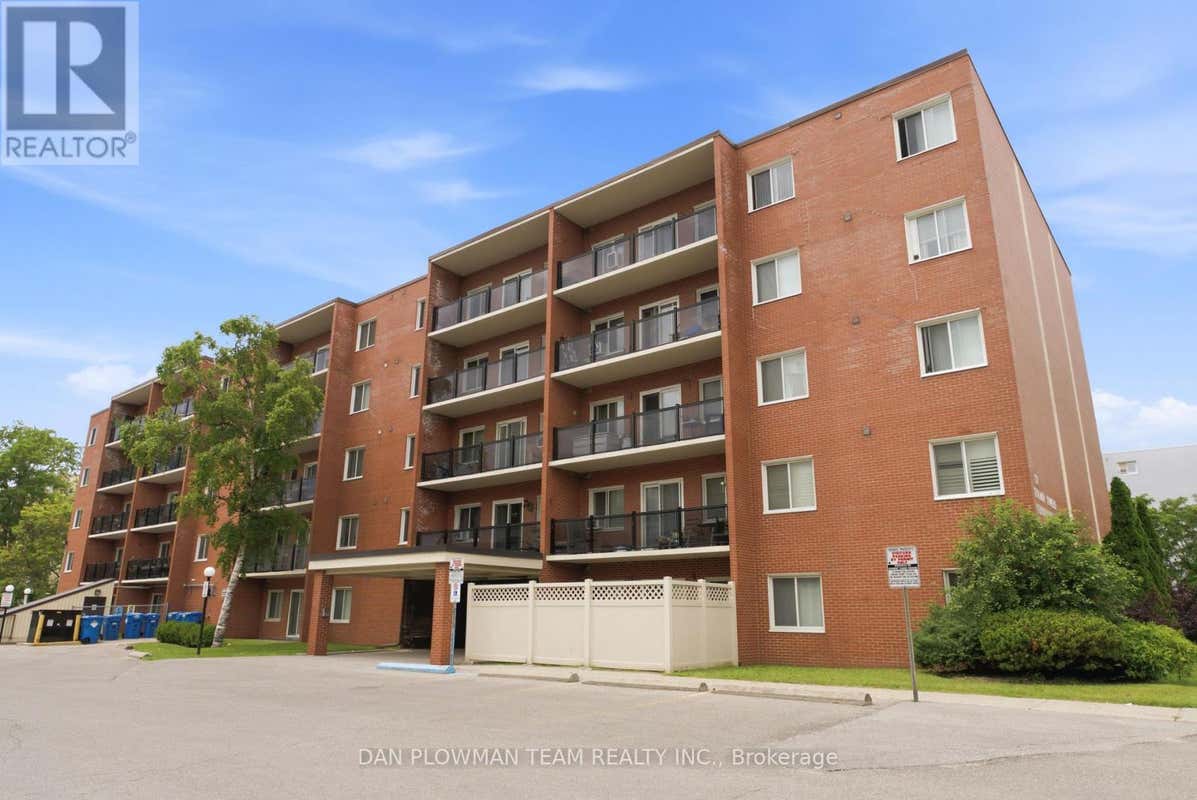 204 - 131 TAUNTON ROAD E