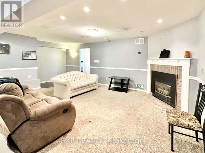 BSMT - 52 WAYWELL STREET N