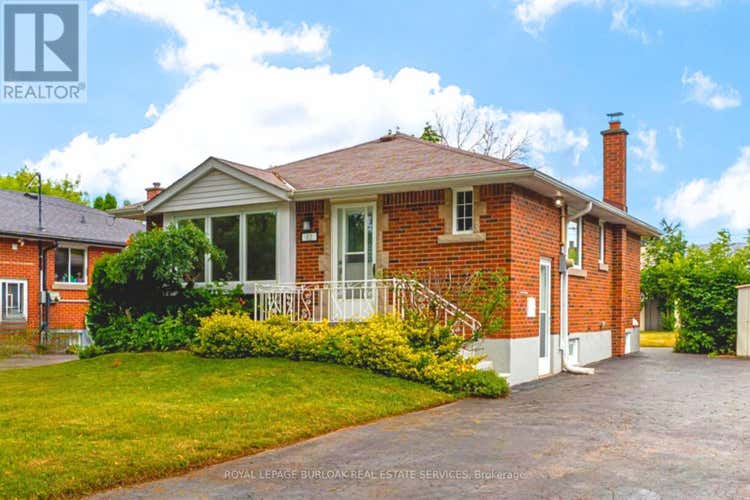 63 FERNWOOD CRESCENT