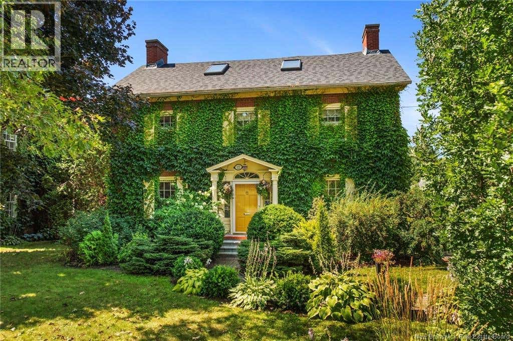 122 Waterloo Row, Fredericton, NB E3B1Z1 House For Sale | RE/MAX | NB125009