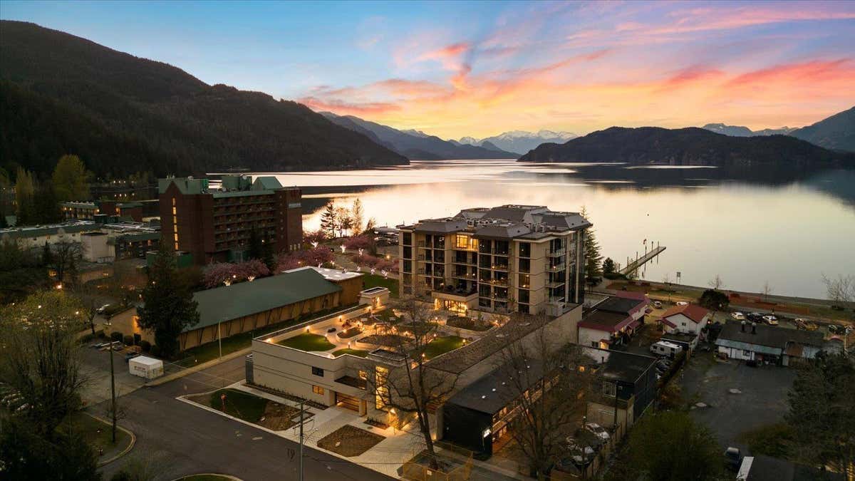 701 120 ESPLANADE AVENUE, Harrison Hot Springs, BC V0M1K0 Condo For