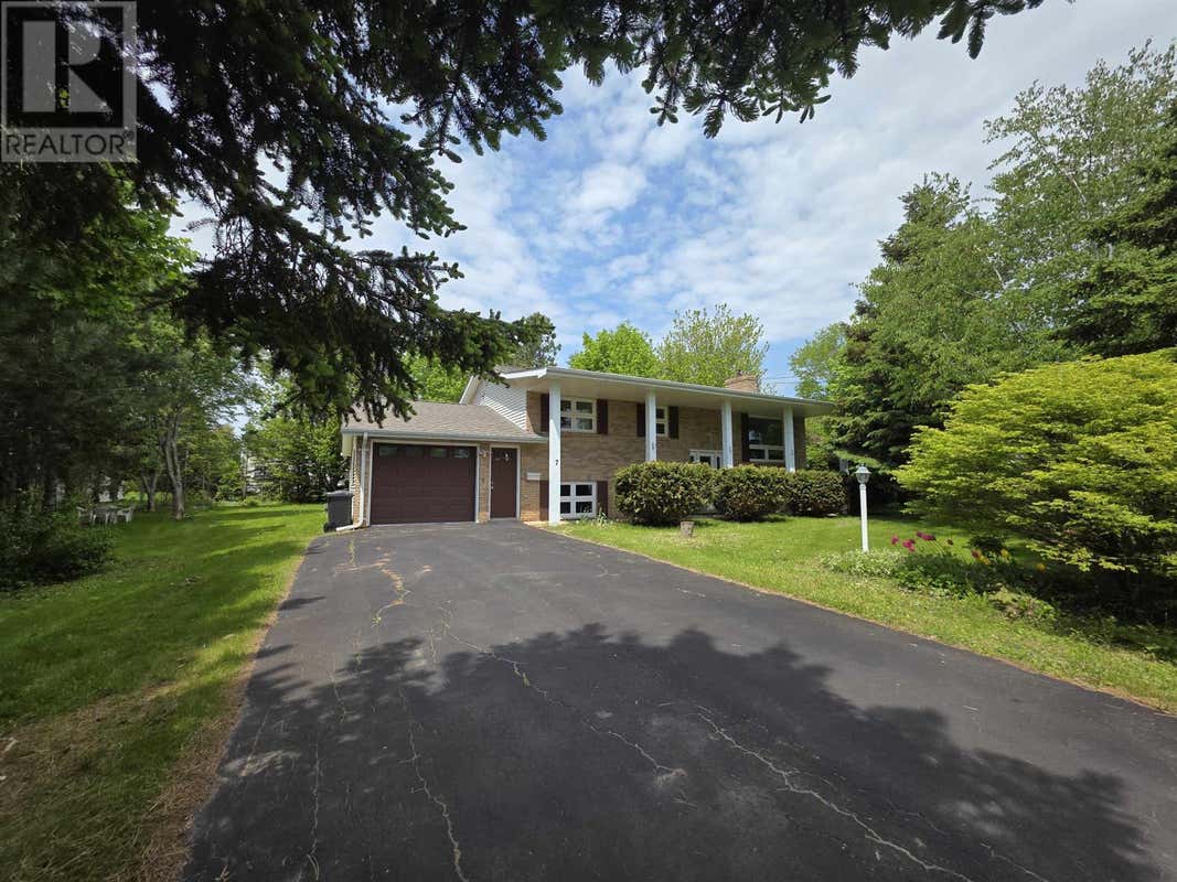7 CRESTVIEW DRIVE