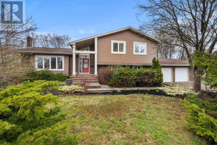 13 BARDIN Crescent