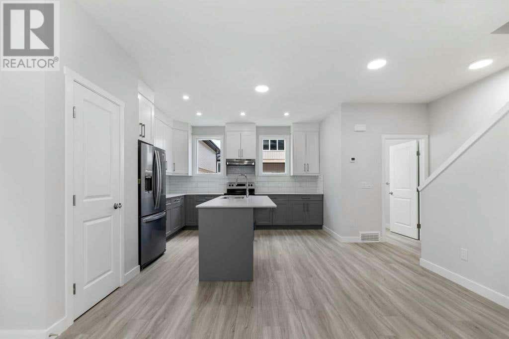 114 Corner Meadows ,NE Square, Calgary, AB T3N2E2 Condo For Sale RE