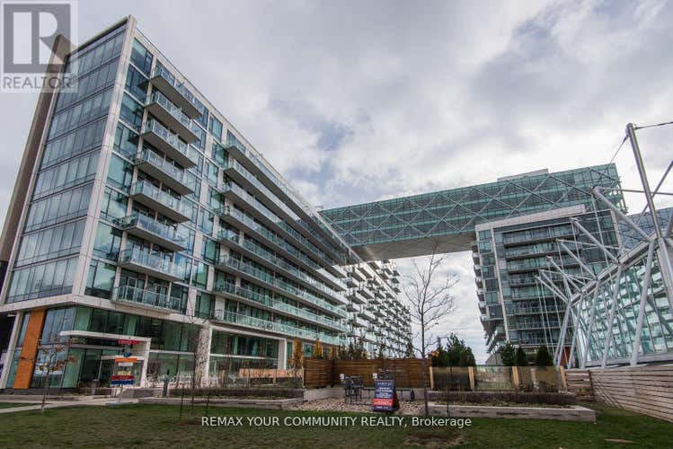 815 - 39 QUEENS QUAY E