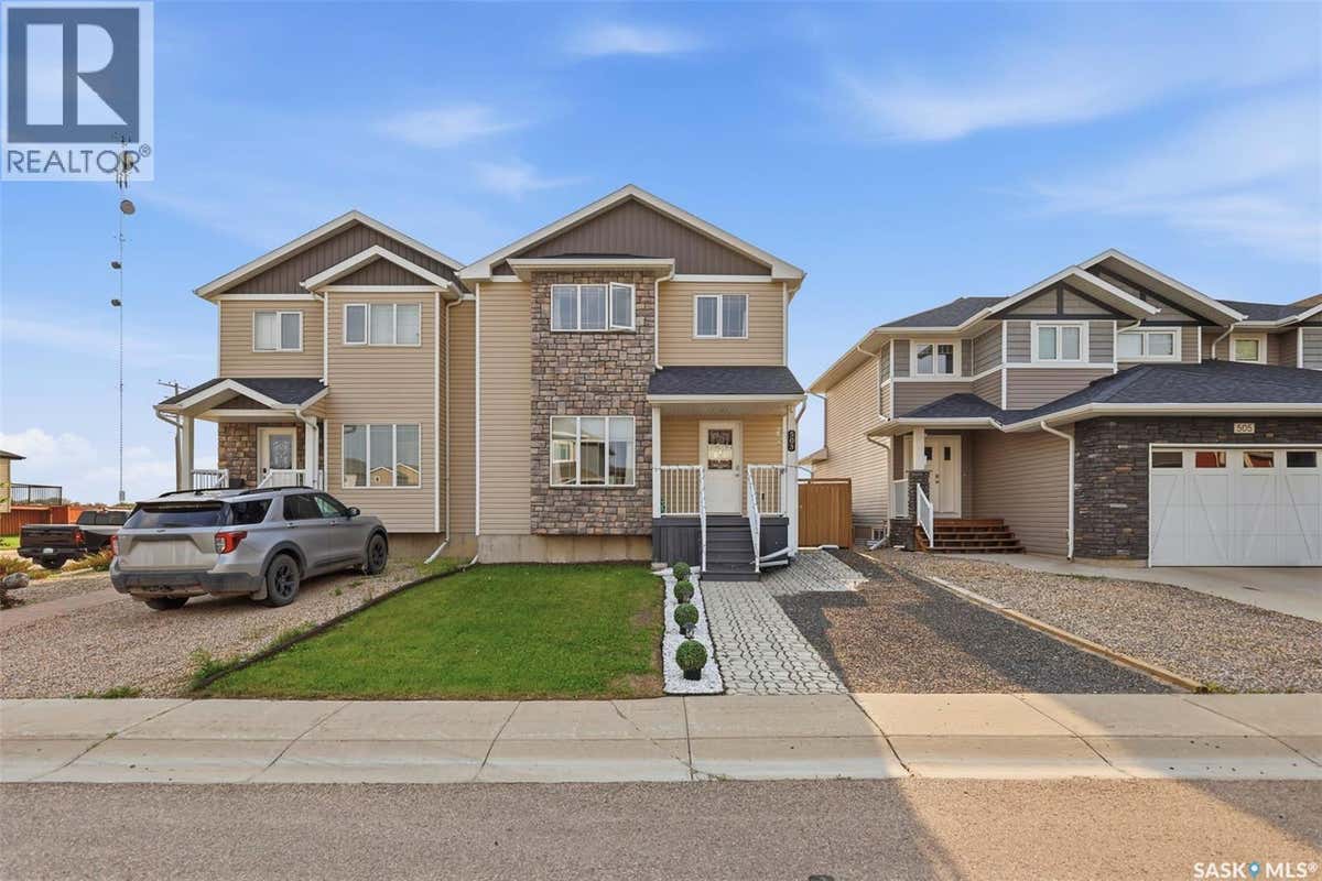 503 MAPLE CRESCENT