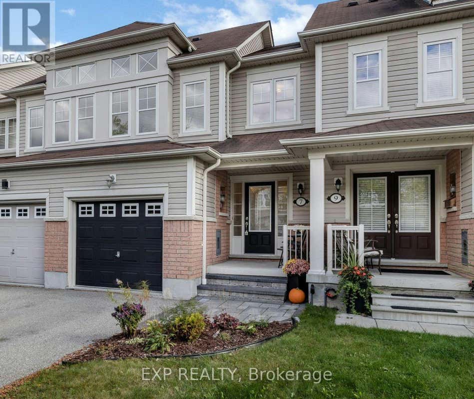 7 STANHOPE STREET, Whitby (Port Whitby), ON L1N0H1 House For Sale RE