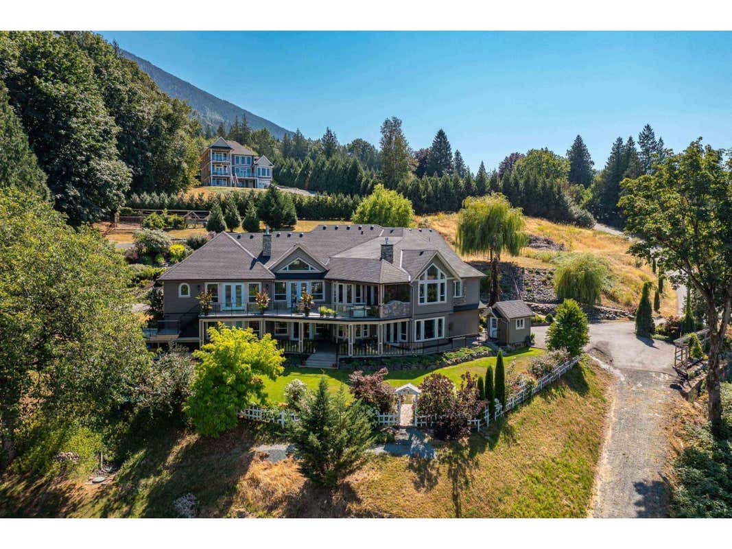 42395 HIGHLAND DRIVE, MAJUBA HILL