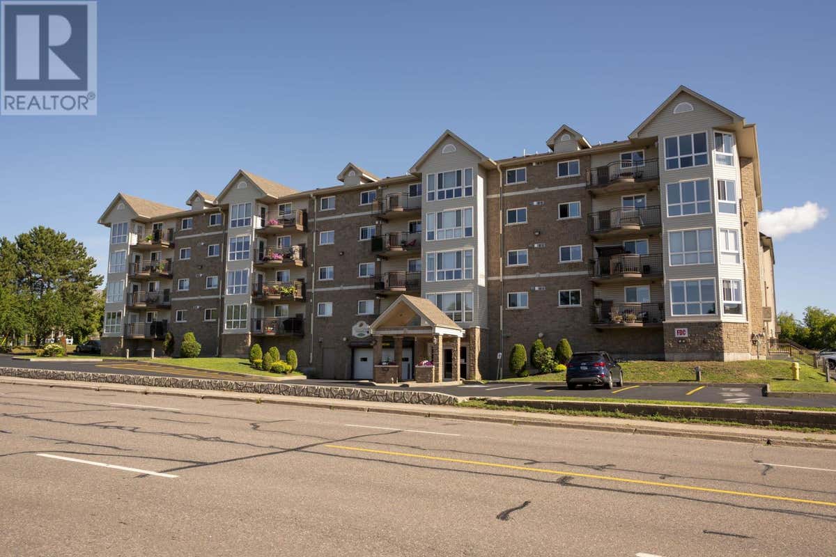 101 - 620 RED RIVER RD