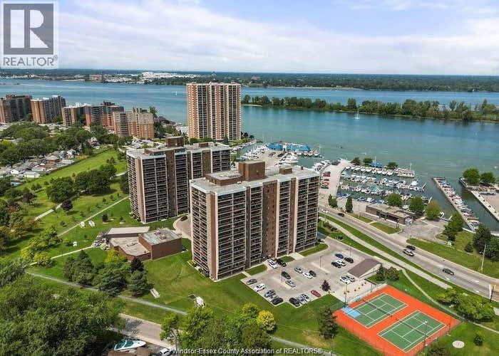 9099 RIVERSIDE DRIVE East Unit# 816E