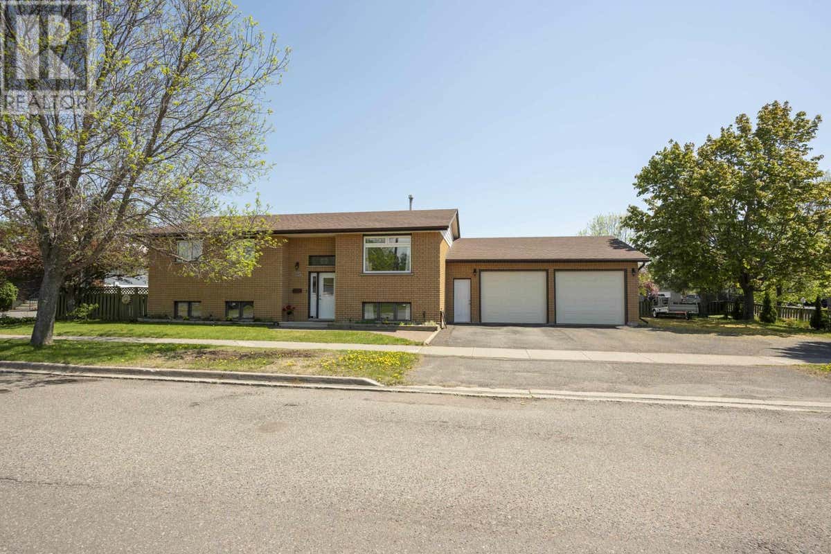 400 RANDALL CT