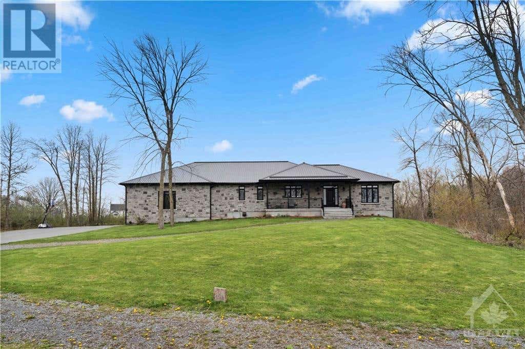 2500 KEARNS WAY, Greely, ON K4P1R9 House For Sale RE/MAX 1411659