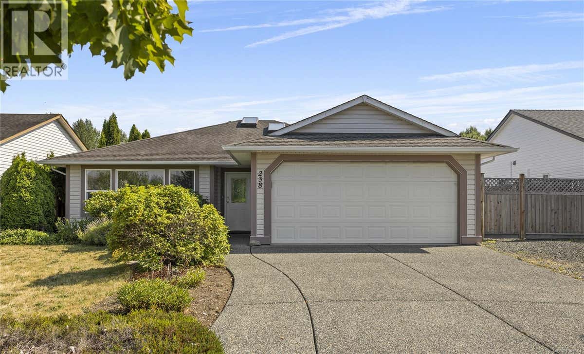238 STRAWBERRY CRES