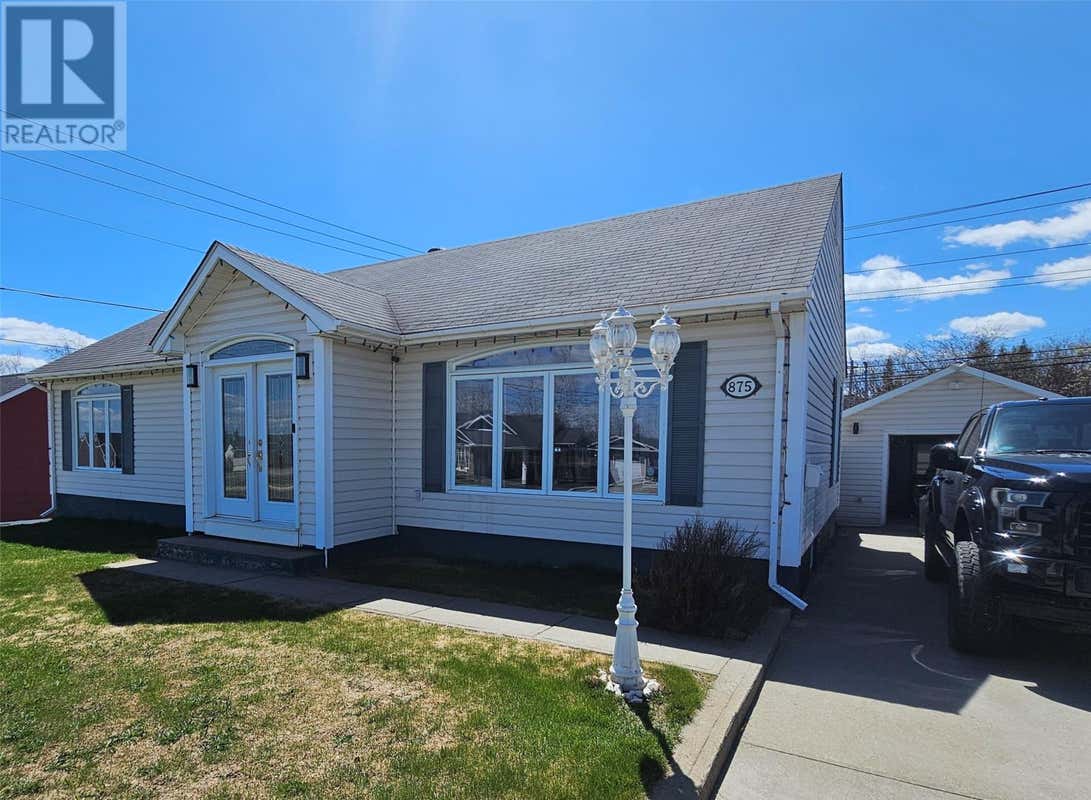 875 HUDSON DRIVE