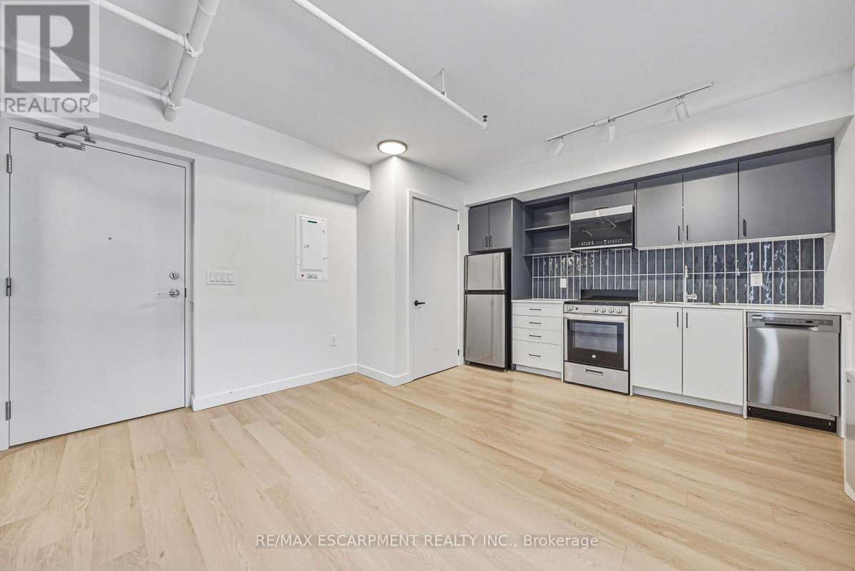 206 - 325 JAMES STREET S