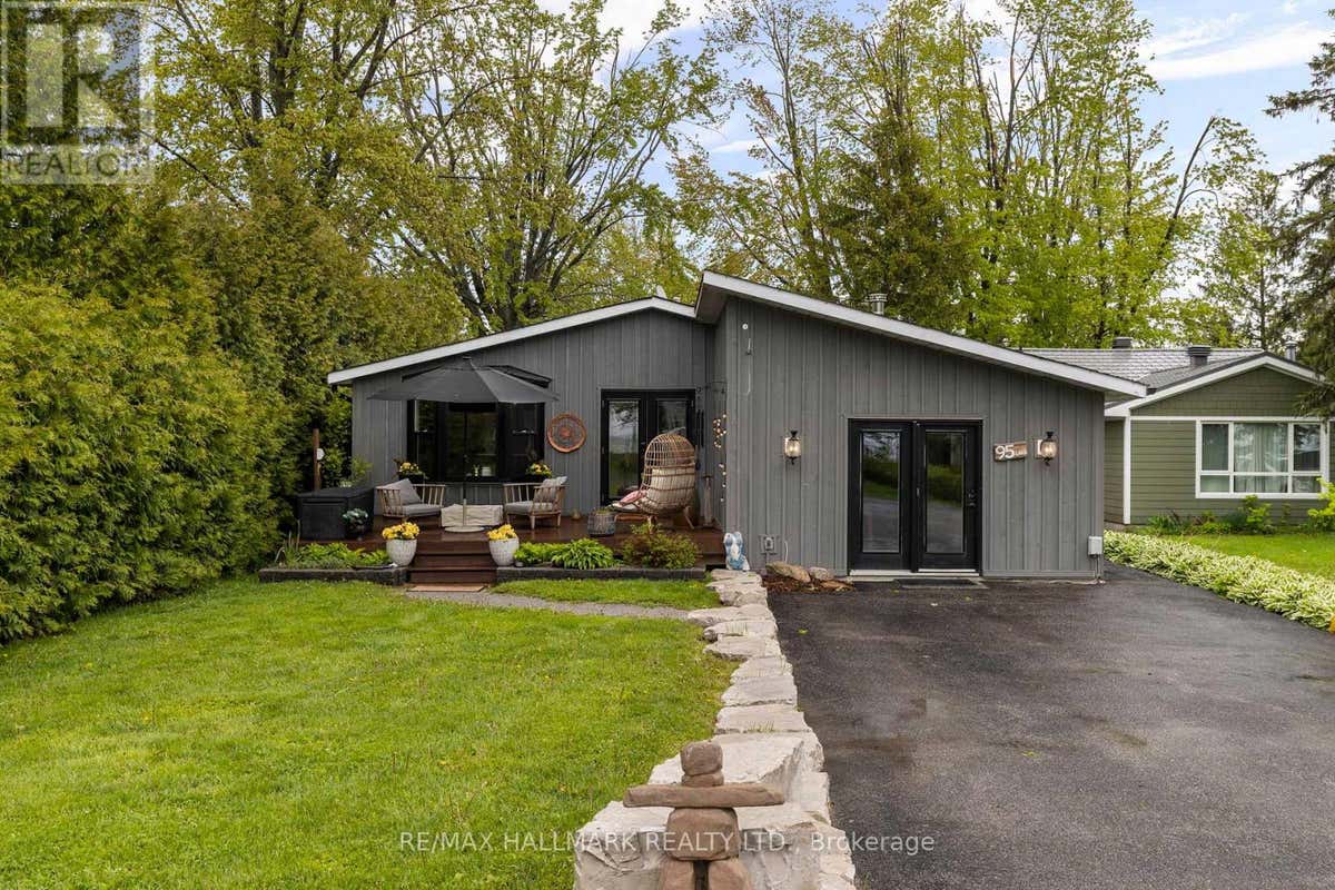 95 LAKE AVENUE, Ramara (Brechin), ON L0K1B0 House For Sale
