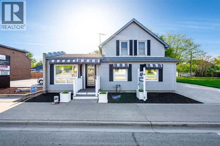 44 Queen STREET South