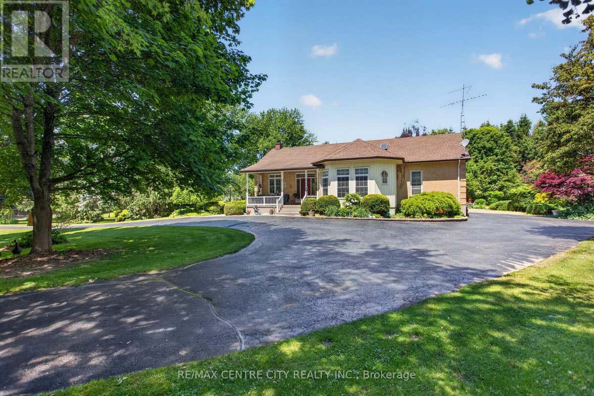 8982 YARMOUTH CENTRE ROAD