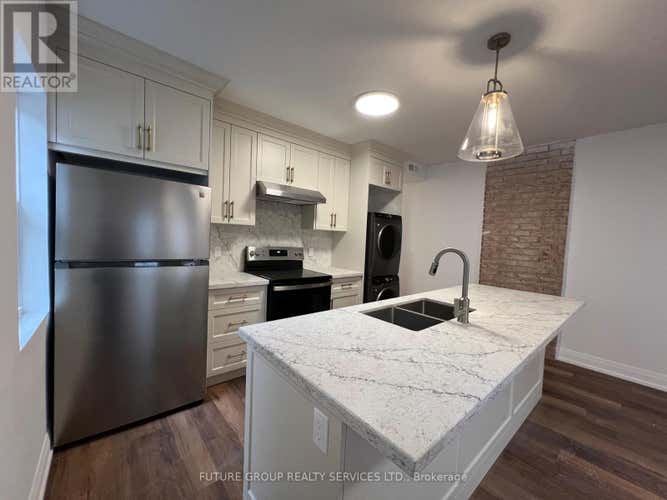 4 - 4876 SIMCOE STREET