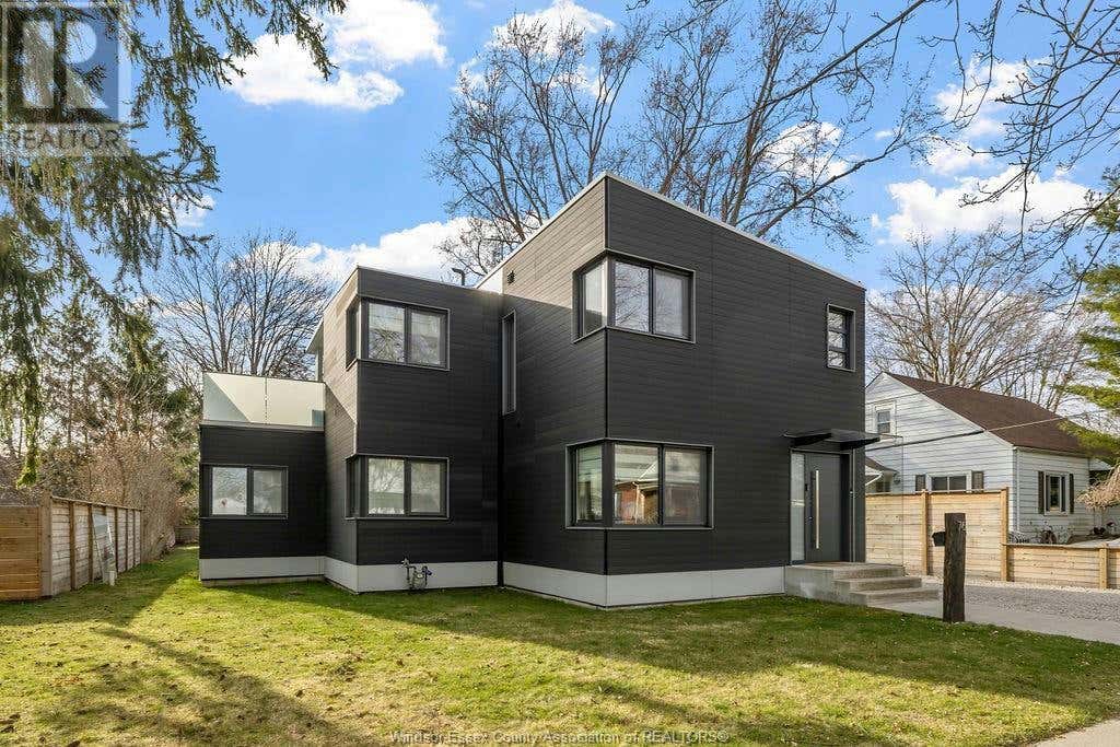 76 QUEEN, Kingsville, ON N9Y2A2 À vendre RE/MAX 24021175