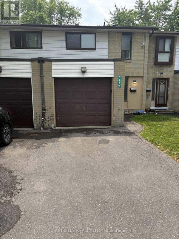 42 FLEETWOOD CRESCENT