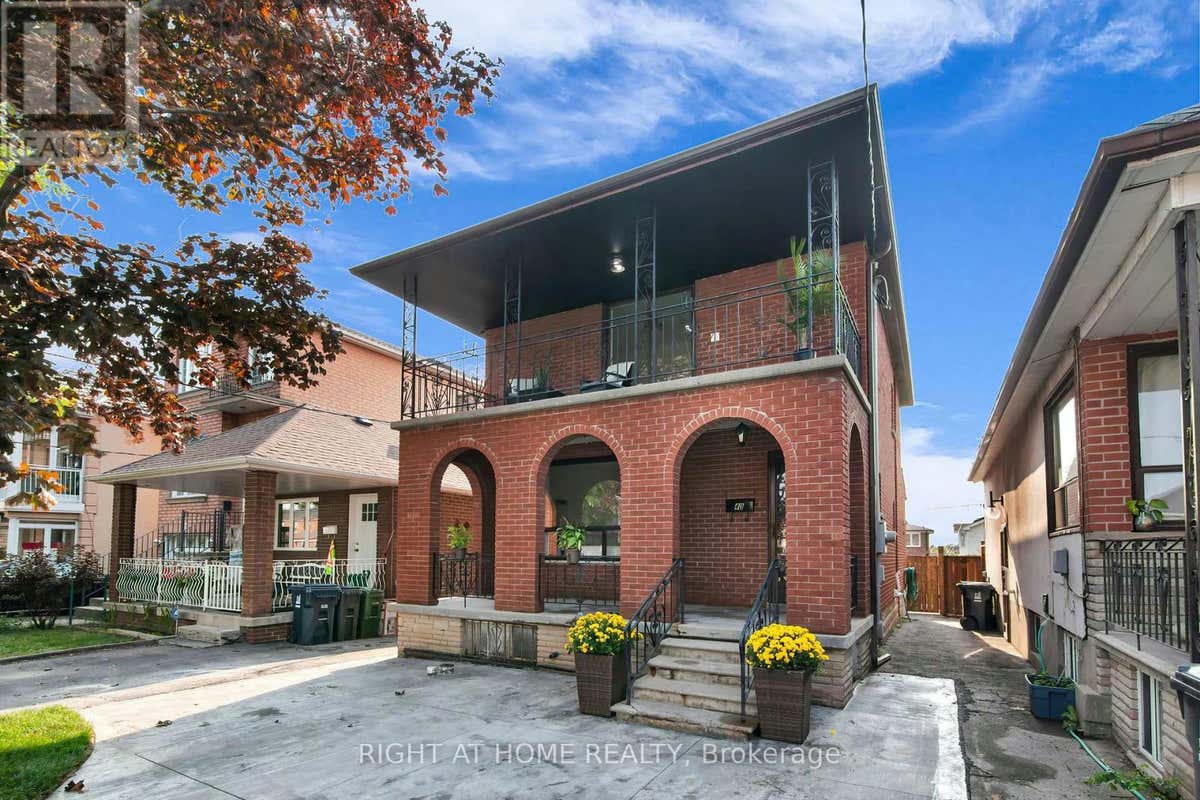 40 KIRKNEWTON ROAD, Toronto (CaledoniaFairbank), ON M6E3Y1 House For