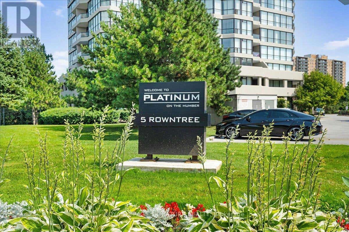 911 5 ROWNTREE ROAD, Toronto (Mount OliveSilverstoneJamestown), ON