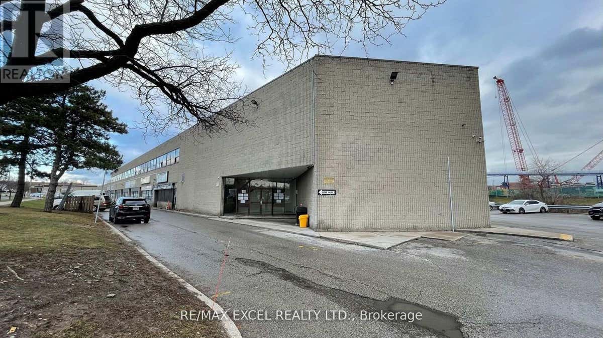 212 - 55 NUGGET AVENUE