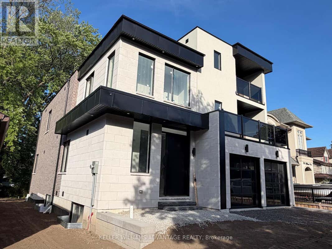 711 HILLVIEW CRESCENT