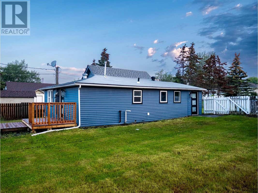 1005 95 Ave  