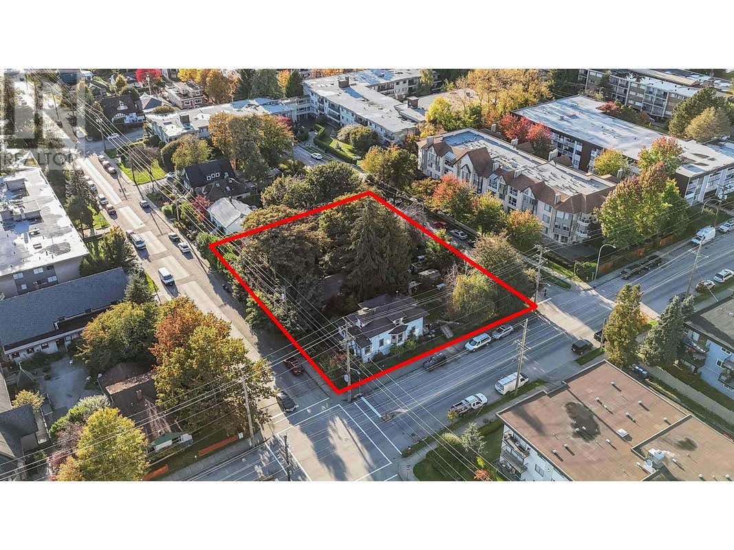 506 TENTH STREET, New Westminster, BC V3M1Y4 House For Sale RE/MAX