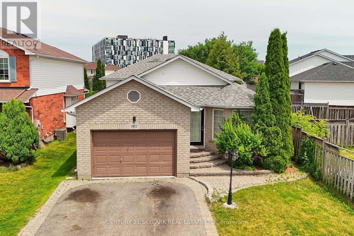 1922 DALHOUSIE CRESCENT