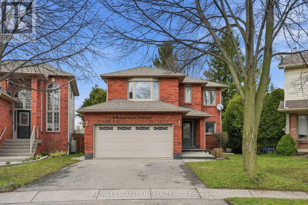 6 WOODCROFT CRESCENT