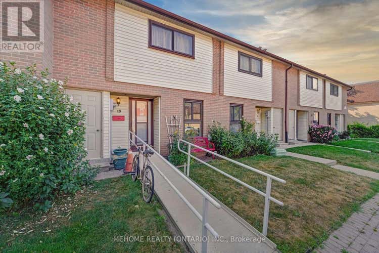 19 - 46 DEARBOURNE BOULEVARD