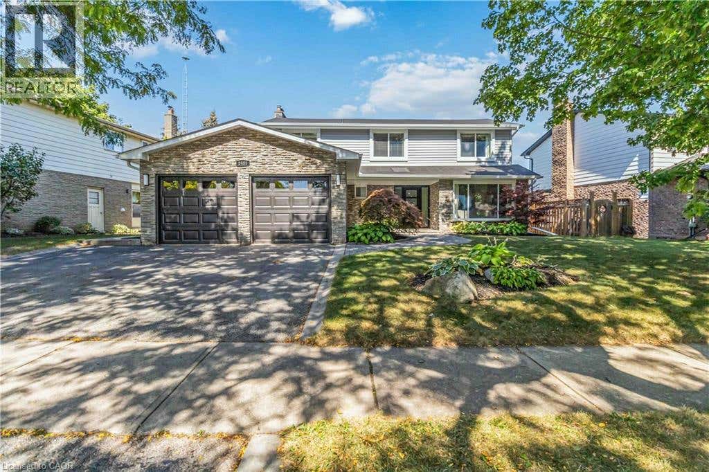 2485 WOBURN CRESCENT