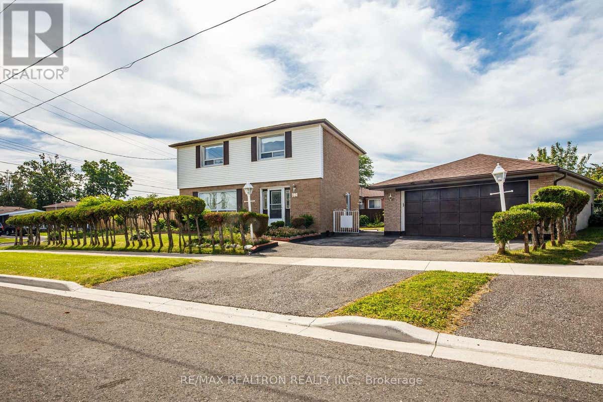 62 HULLMAR DRIVE
