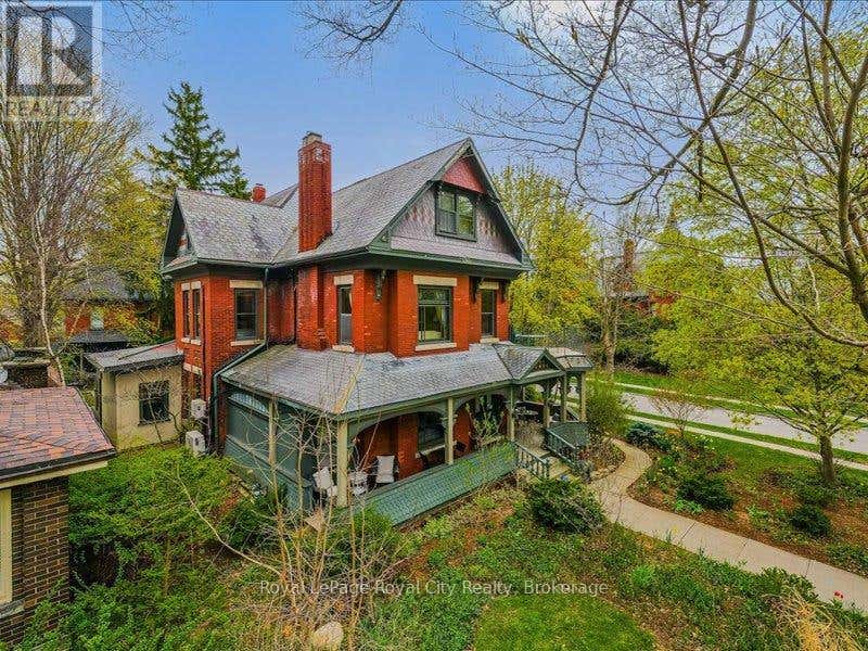 80 LONDON ROAD W