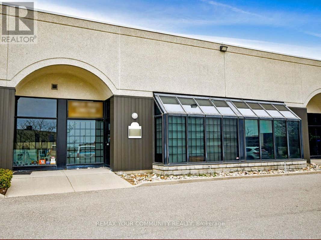 3 - 800 PETROLIA ROAD