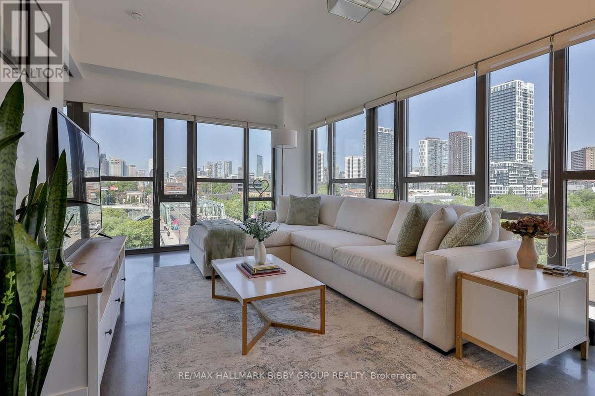 409 - 625 QUEEN STREET E