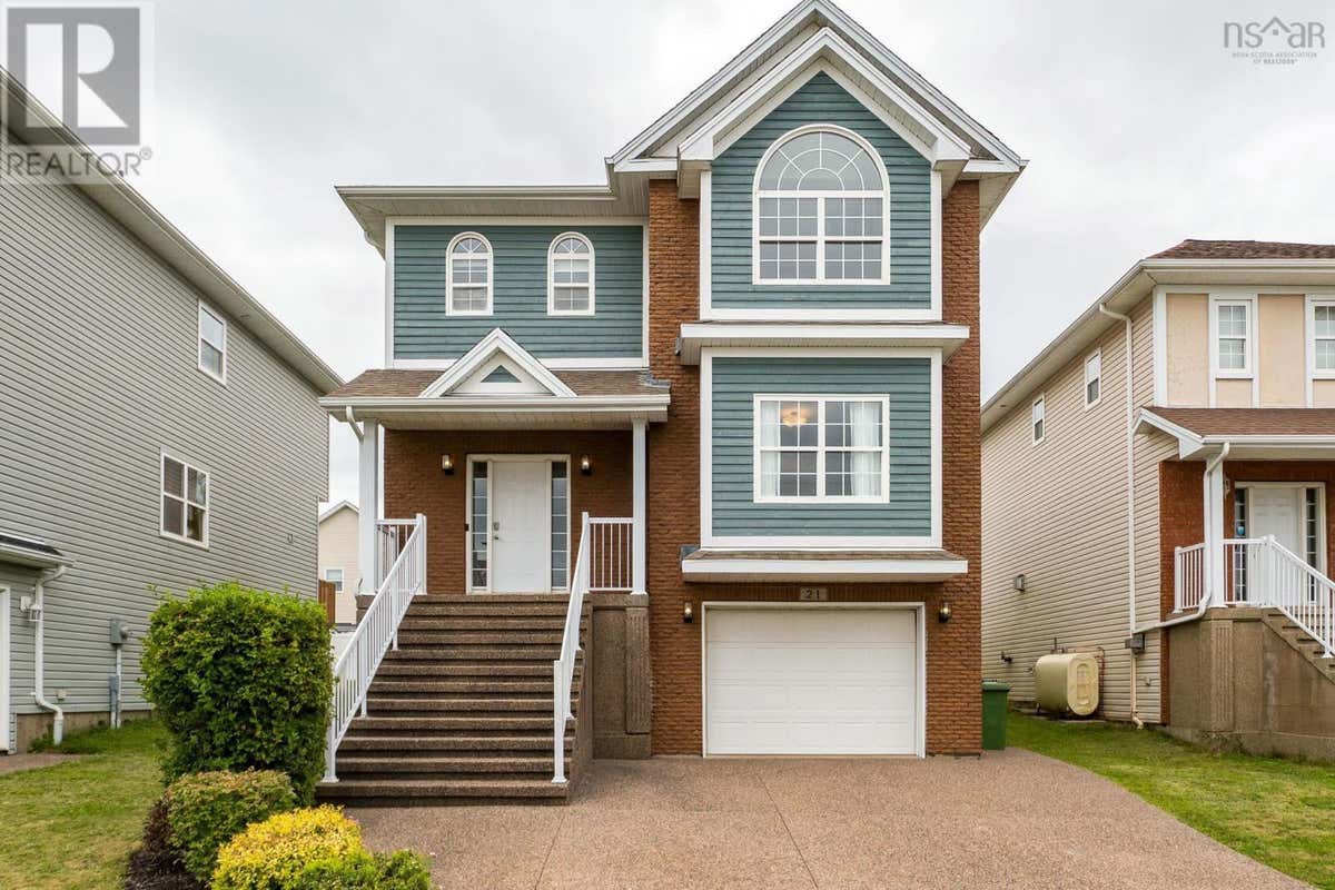 21 FATHOM COURT