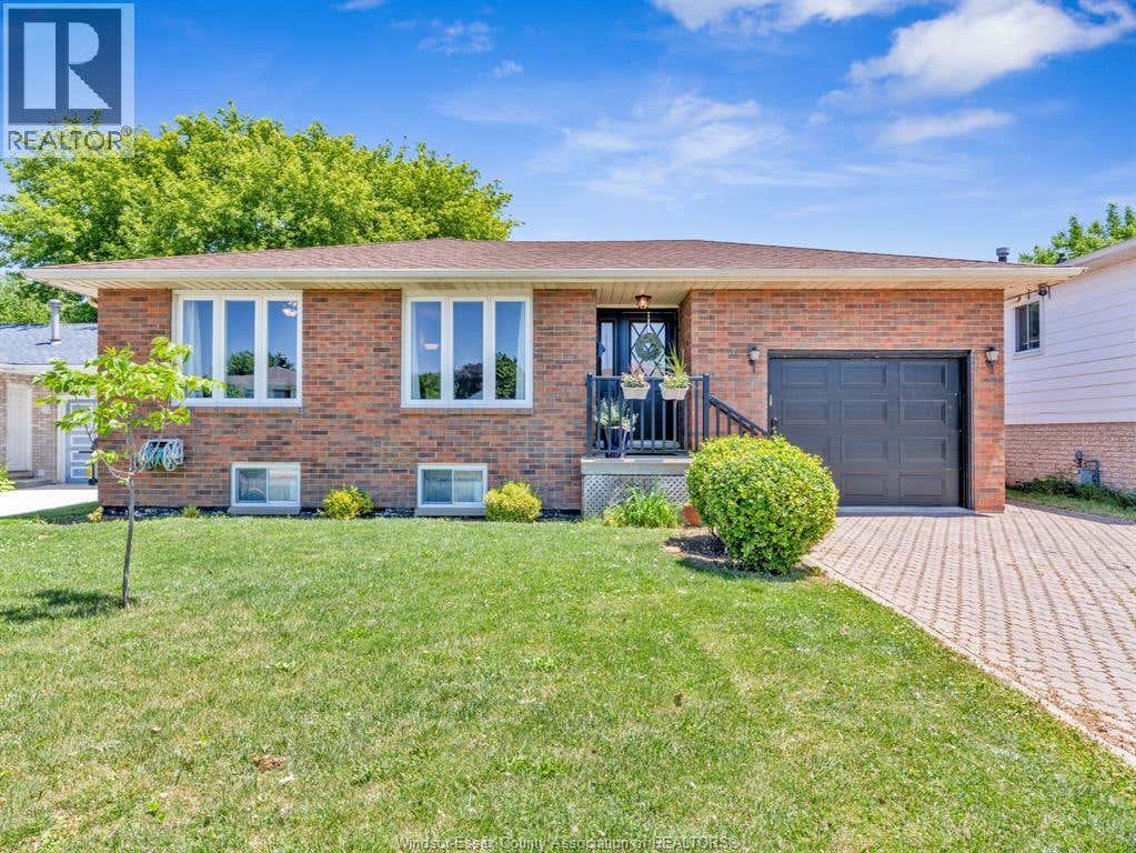 24 CAMELOT AVENUE