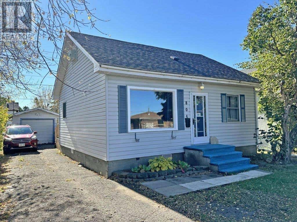 804 Mary Street W, Thunder Bay, ON P7E4L8 House For Sale RE/MAX