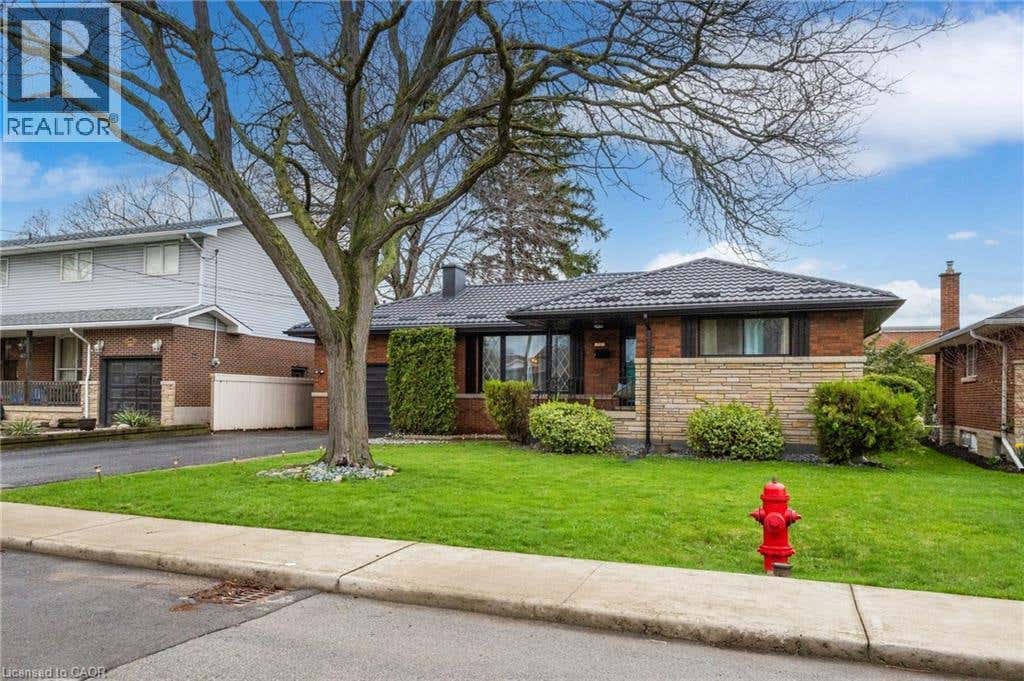 32 BELAIR DRIVE